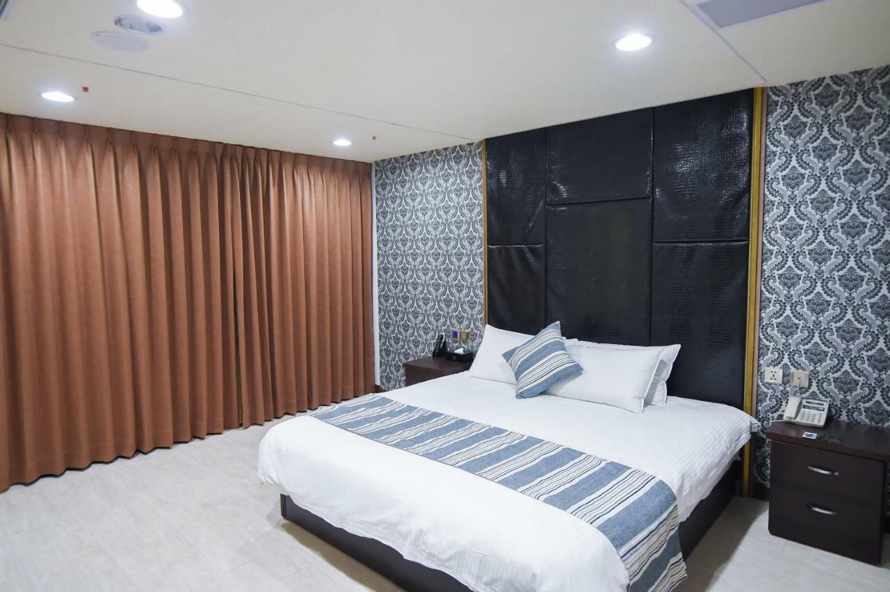 Hosin Hotel Taichung Dış mekan fotoğraf